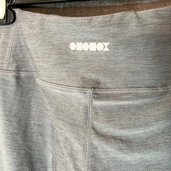 New Gray Ododos Capri Leggings - Picture 3 of 5